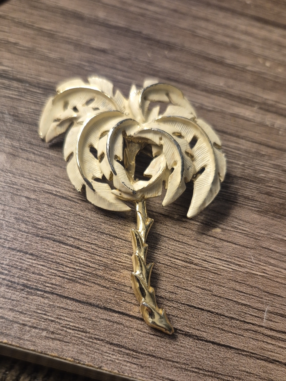 Vintage Palm Tree Brooch White Enamel Gold Tone